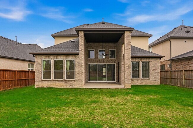 Building Photo - 4615 Bridgewood Dr