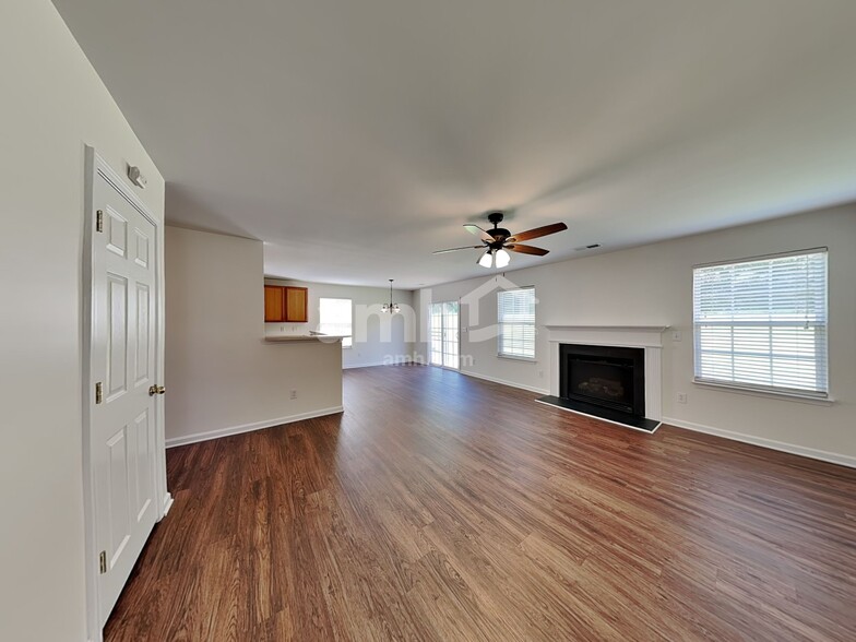 Building Photo - 6726 Centerline Dr