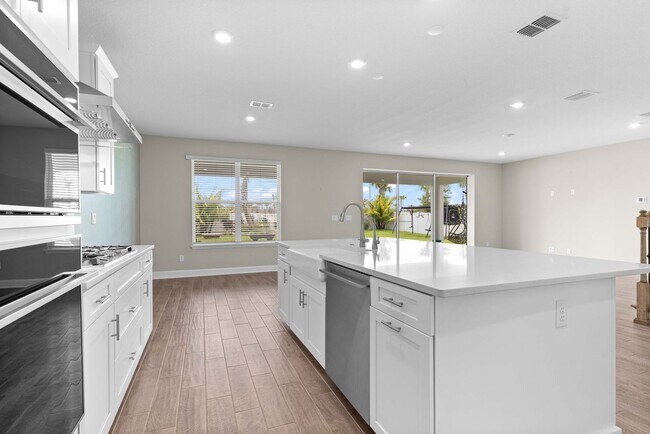 Building Photo - Luxury at its Finest, Private Lagoon!