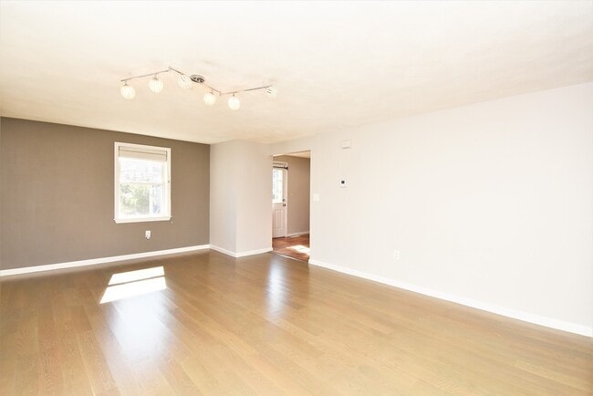 Building Photo - 191 Adams St