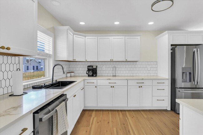 Building Photo - 4011 Danbury Dr
