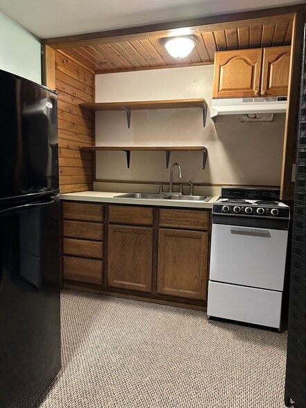 Building Photo - 6 Sauquett Ln