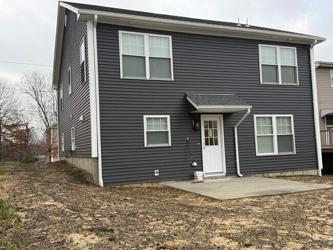 Building Photo - 755 Hart St