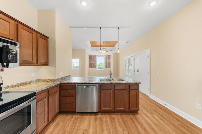 Building Photo - 51 E Main St