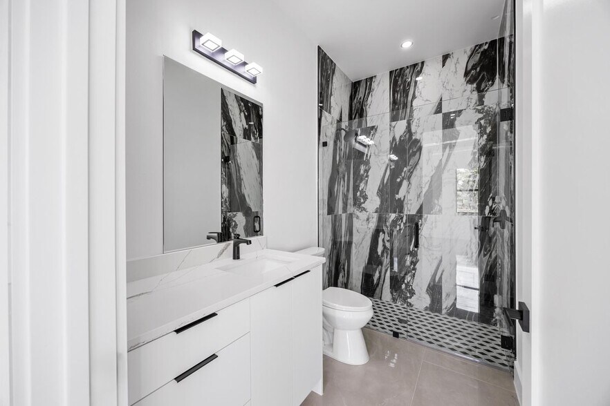 Building Photo - 1057 Halby Ave S