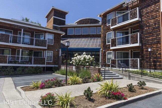 Building Photo - 1491 Detroit Ave