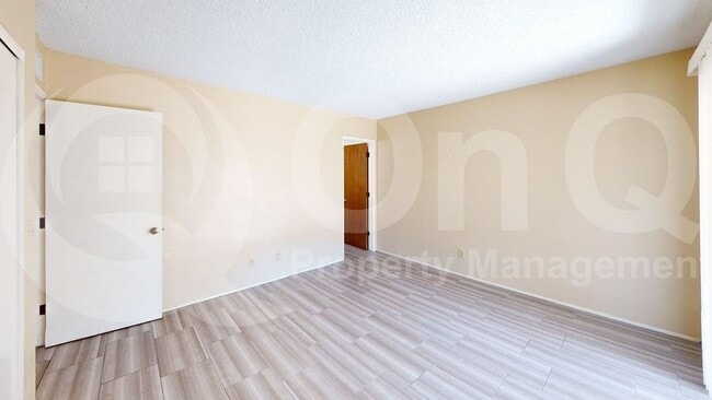 Building Photo - 1727 Elm St