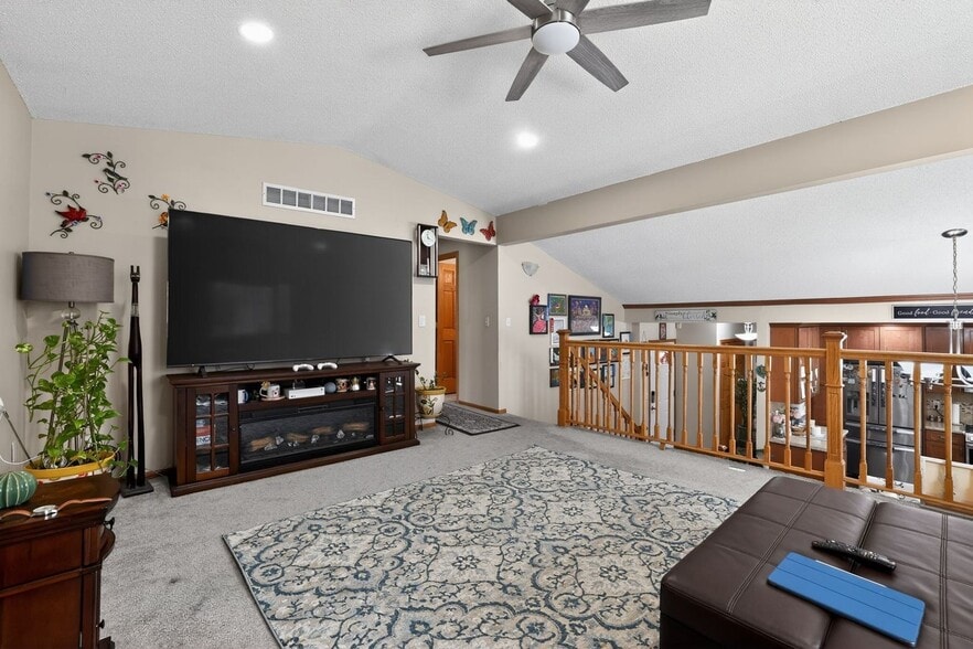 Building Photo - 595 Mercury Cir