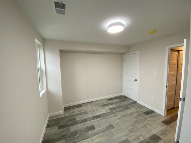Building Photo - 2609 Almond St