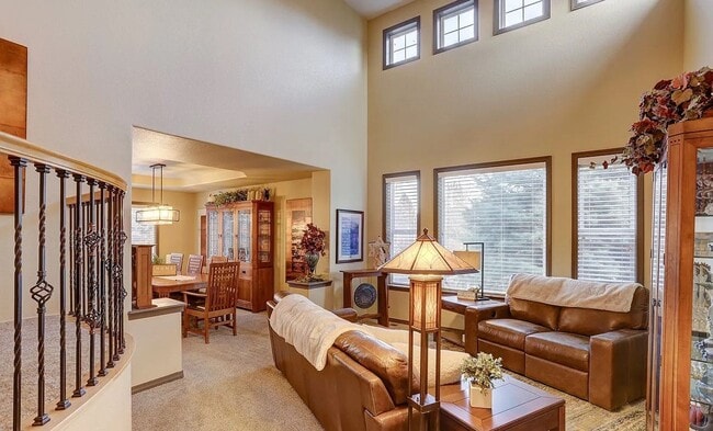 Building Photo - Light-Filled Longmont Gem with Elegant Fin...