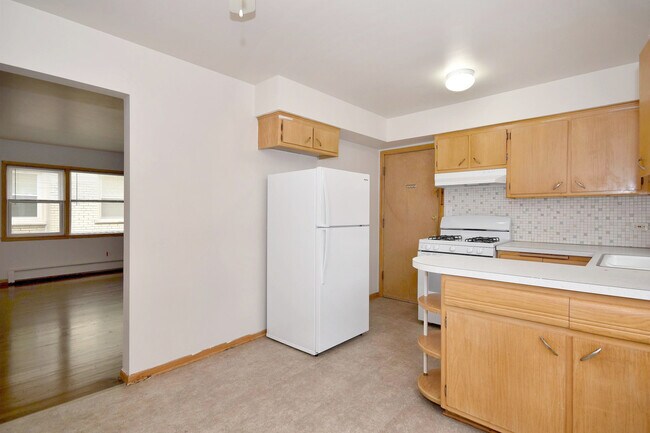 Building Photo - 2334 N 72nd Ct