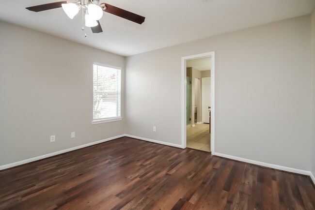 Building Photo - 7457 Parkland Manor Dr