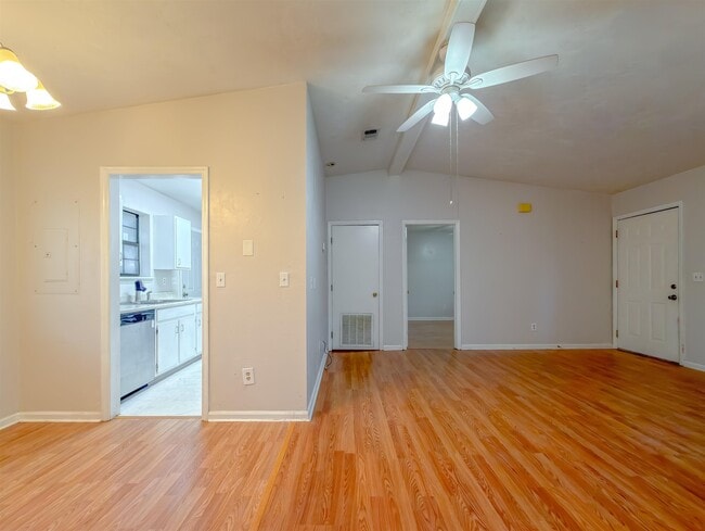 Building Photo - 2254 Tuscavilla Rd