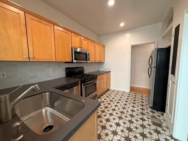 Kitchen - 1439 S Holt Ave