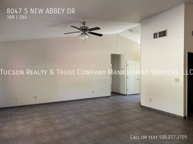 Building Photo - 8047 S New Abbey Dr