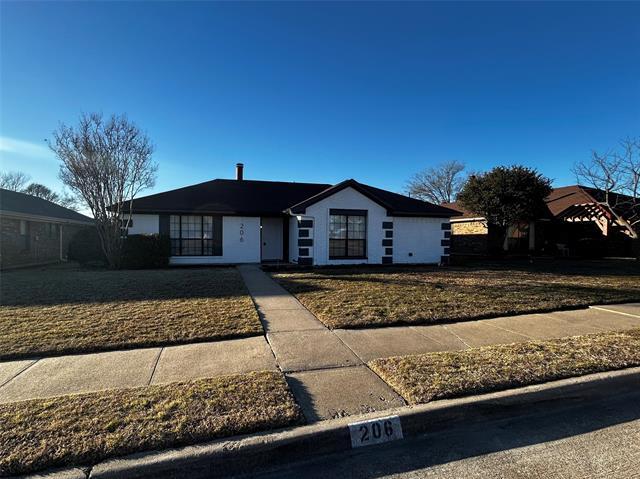 Building Photo - 206 N Alder Dr