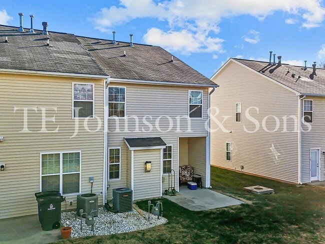 Building Photo - Wonderful location waiting for you