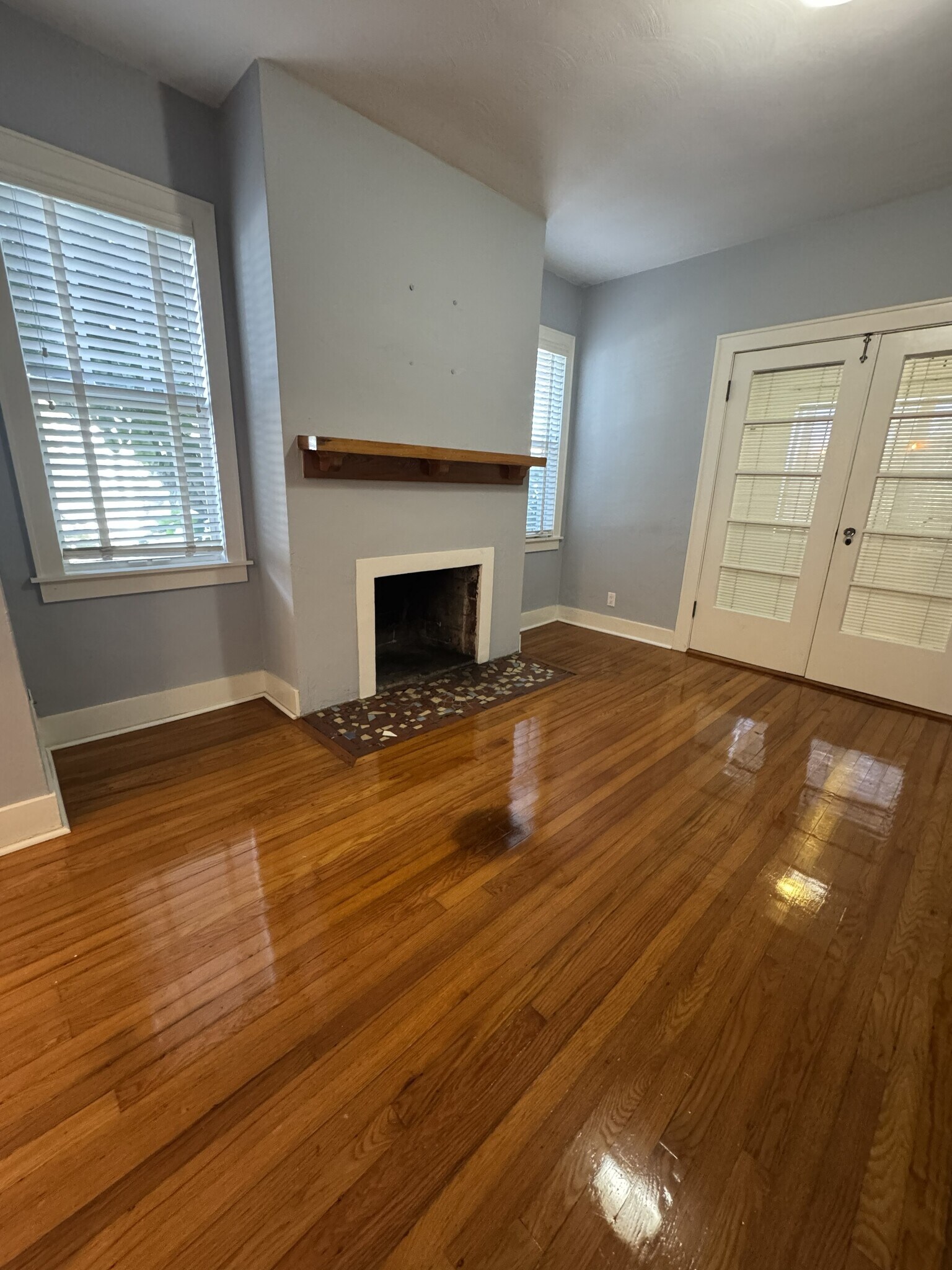 LIVING - 1217 SE 1st Ave