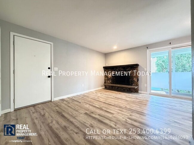 Building Photo - 6451 S Stevens St