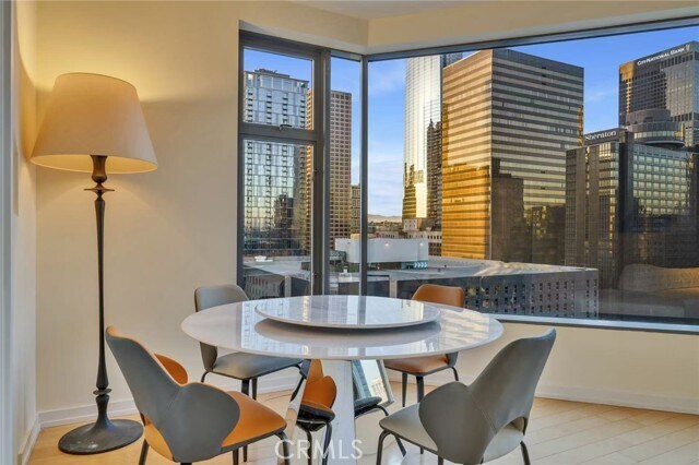 Building Photo - 801 S Grand Ave