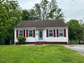 Building Photo - Charming 2 bedroom, 1 bathroom home locate...