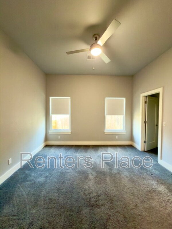 Building Photo - 4001 East 120th St S