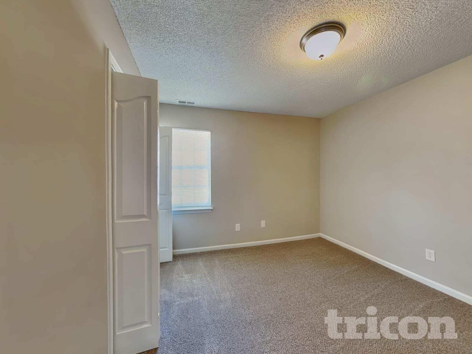 Building Photo - 14532 John Beck Dr