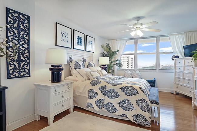 Building Photo - 2121 N Ocean Blvd