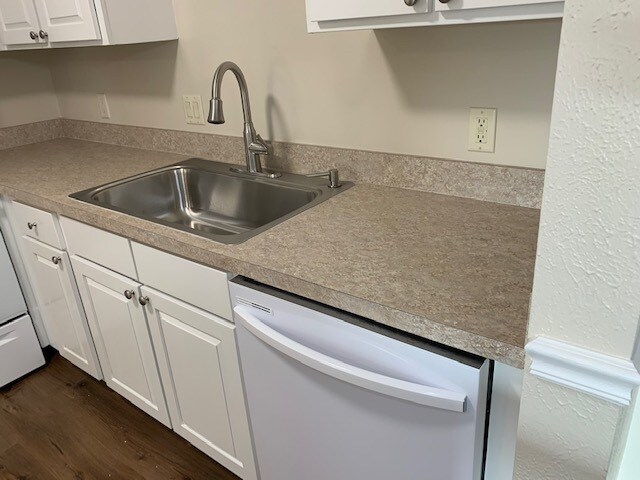 Building Photo - 1668 Brownstone Blvd