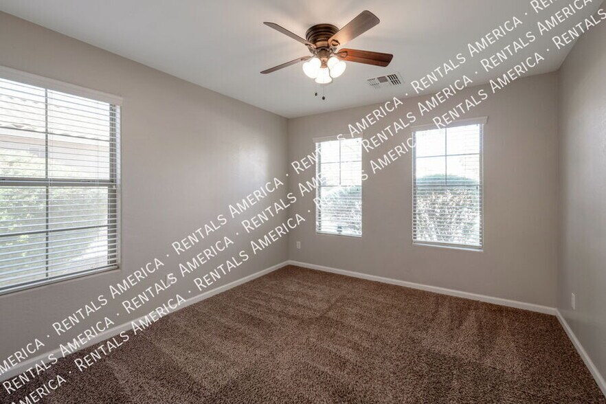 Building Photo - 2739 W Kristina Ave