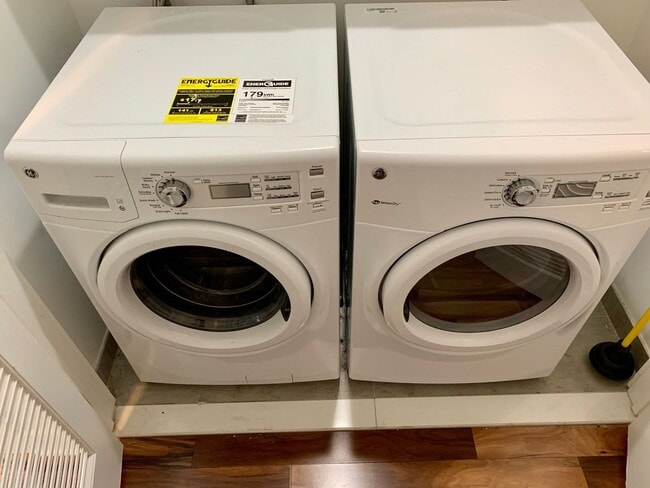 Building Photo - Stunning 3-Bed Townhome with Garage in Northern Liberties! Available mid-July!