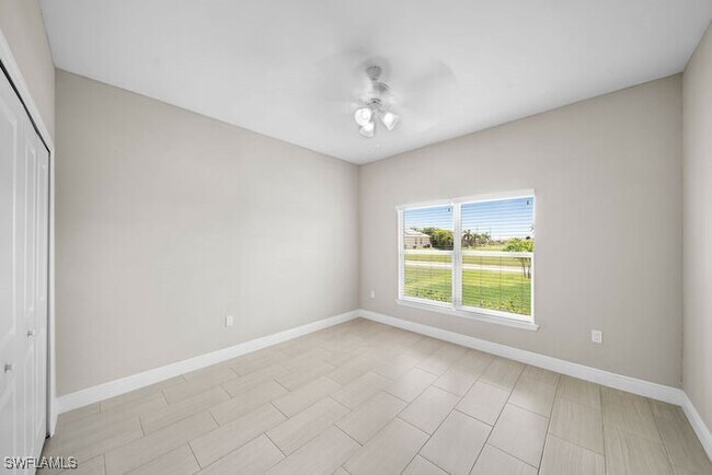 Building Photo - 1004 NW 35th Pl