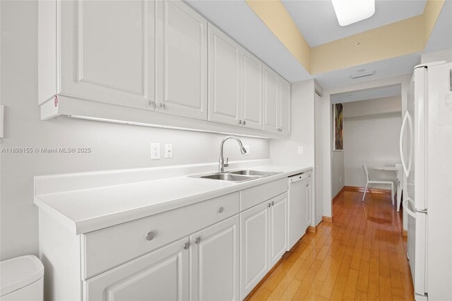 Building Photo - 21205 Yacht Club Dr