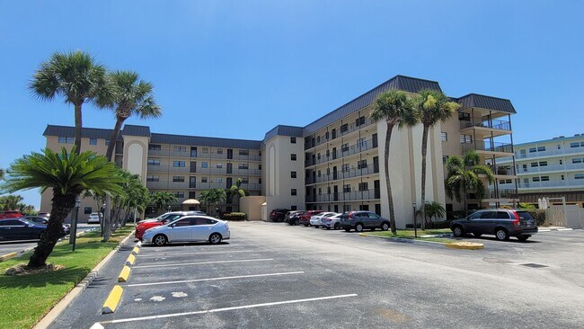 Building Photo - Fully Furnished Condo in the heart of Cocoa Beach-Available 10.1.24 to 4.30.25