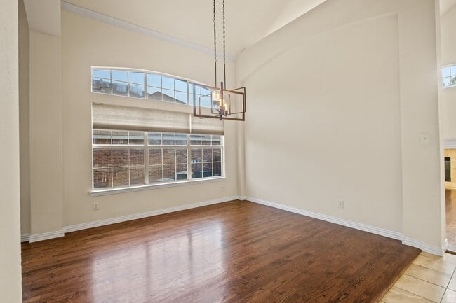 Building Photo - Stunning 4-Bedroom Rental Home with office...