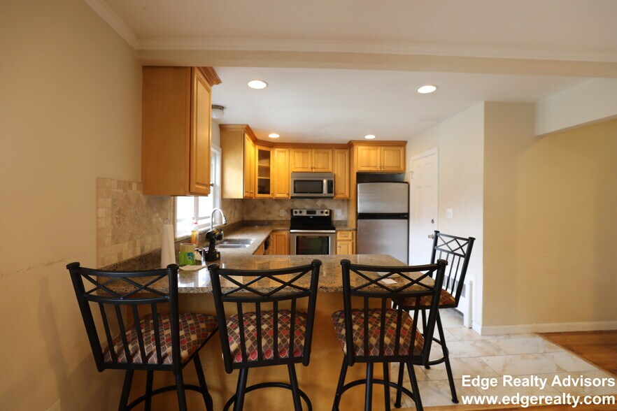 Building Photo - 20 Cummings Rd