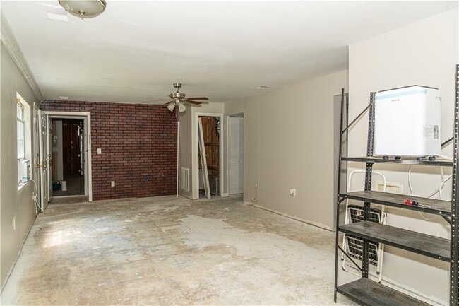 Building Photo - 291 Fern Ct