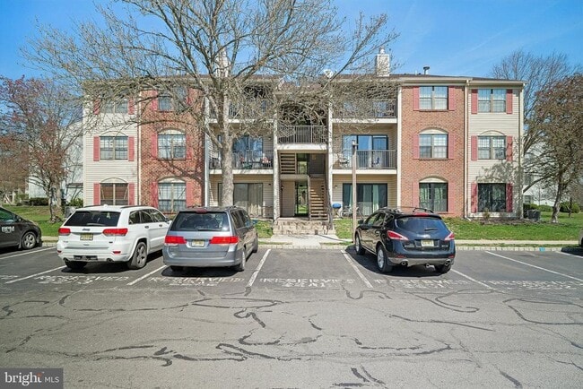 Building Photo - 11 Poillon Ct