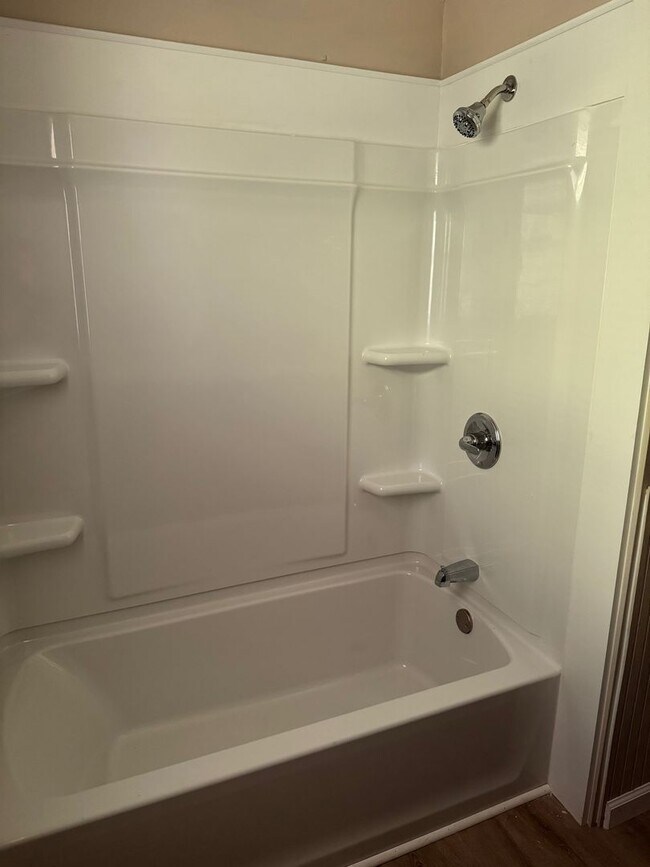 Building Photo - 3 bed, 1 bath brick home located in Troy