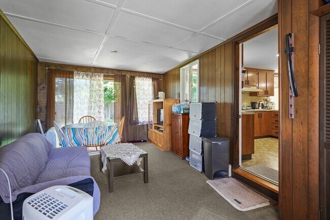 Building Photo - 26 Melanie Cir