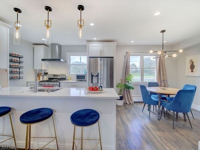 Building Photo - 43 Conforti Ave