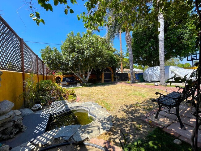 Building Photo - Custom 3-Bed, 2.5 -Bath Retreat with Luxury Features in Reseda