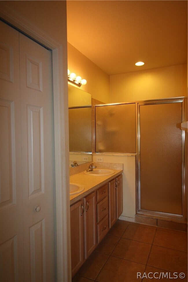 Building Photo - 1600 W Spring Meadow Loop