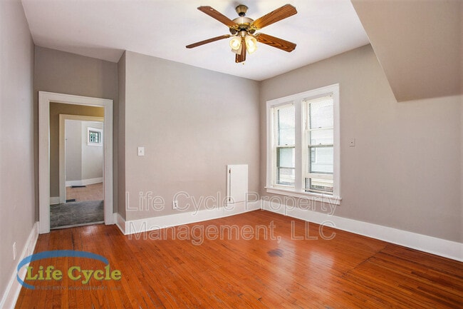 Building Photo - 248 Henry Ave SE