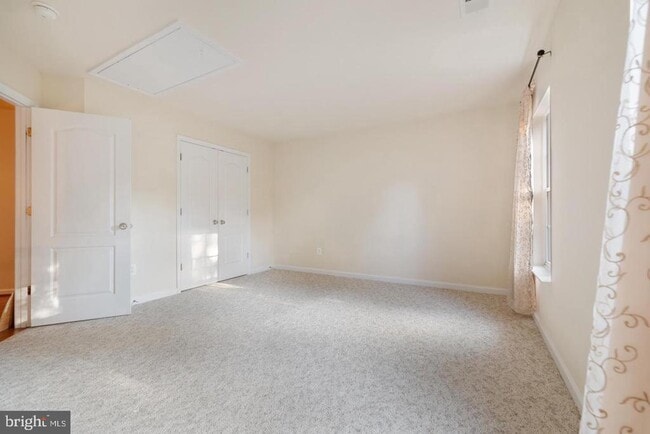 Building Photo - 15303 Glastonbury Way