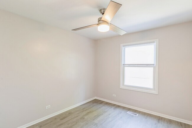 Building Photo - 205 Winfield Ct