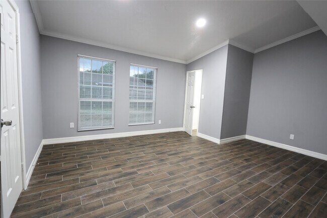 Building Photo - 10406 Townhall Ln