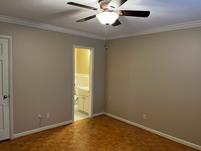 Building Photo - 3712 Pope Ave