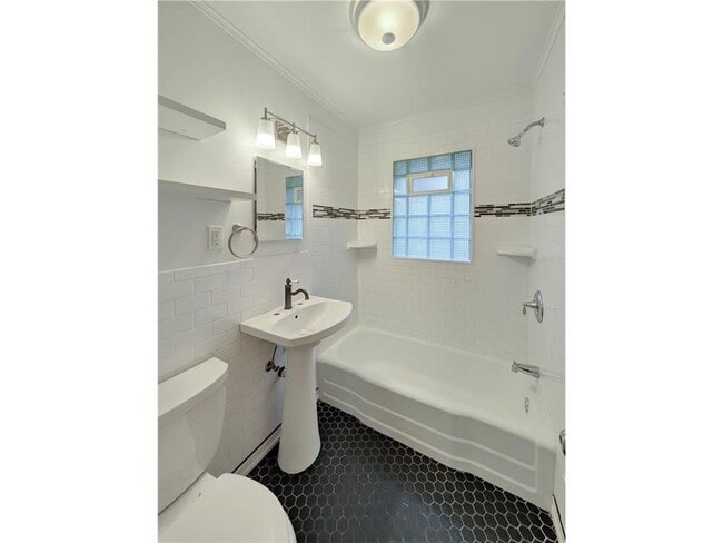 Building Photo - 5713 Xerxes Ave S