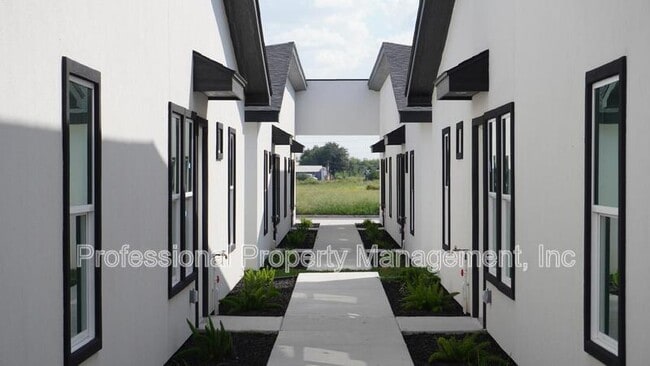 Primary Photo - 2813 Bravo Rd